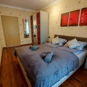  Apartman Harmony - Balcony, Ac, Free Parking, Metro, Self Check-in