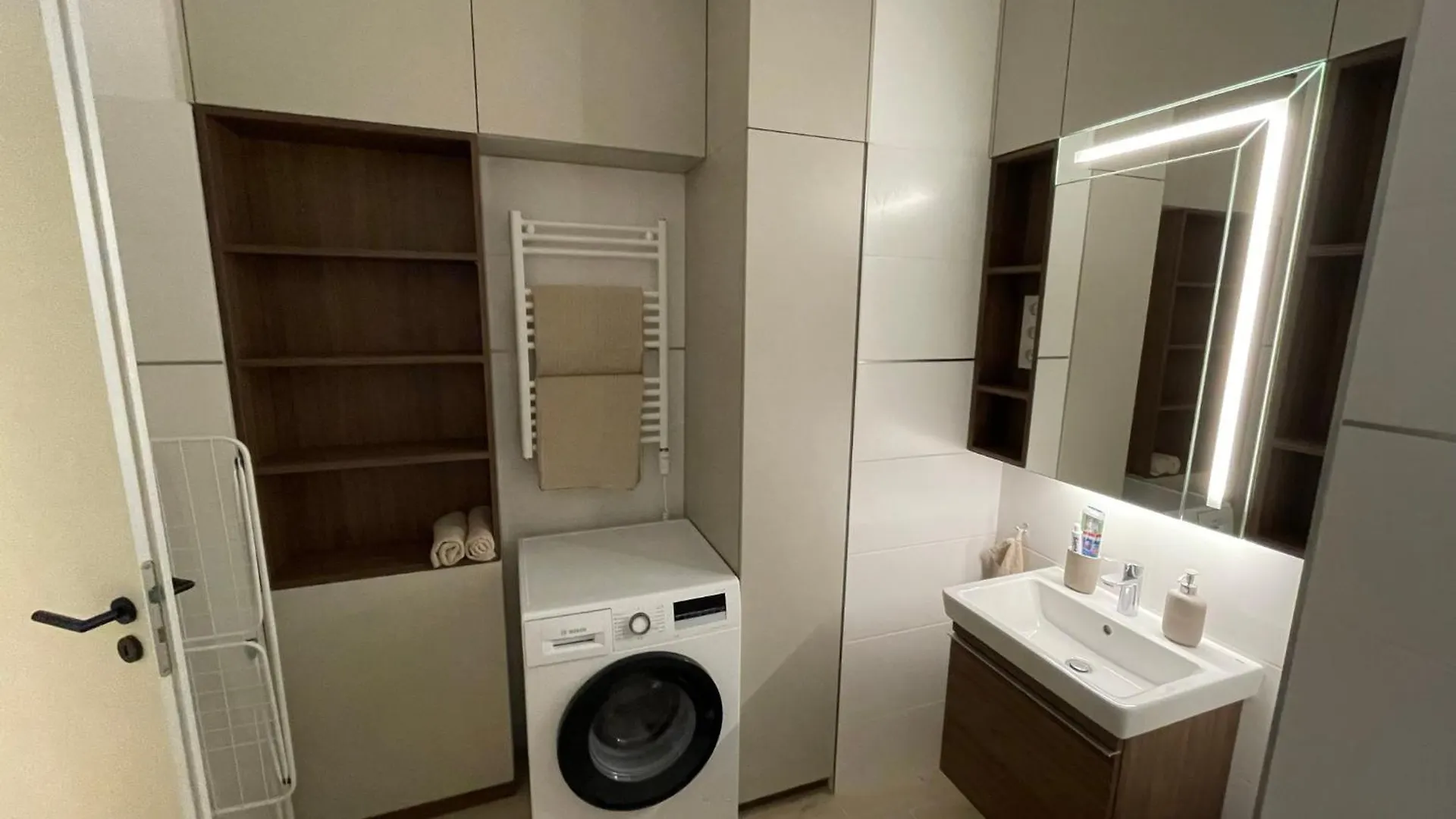 Karzo Property Lk 201 Budapest Hungary